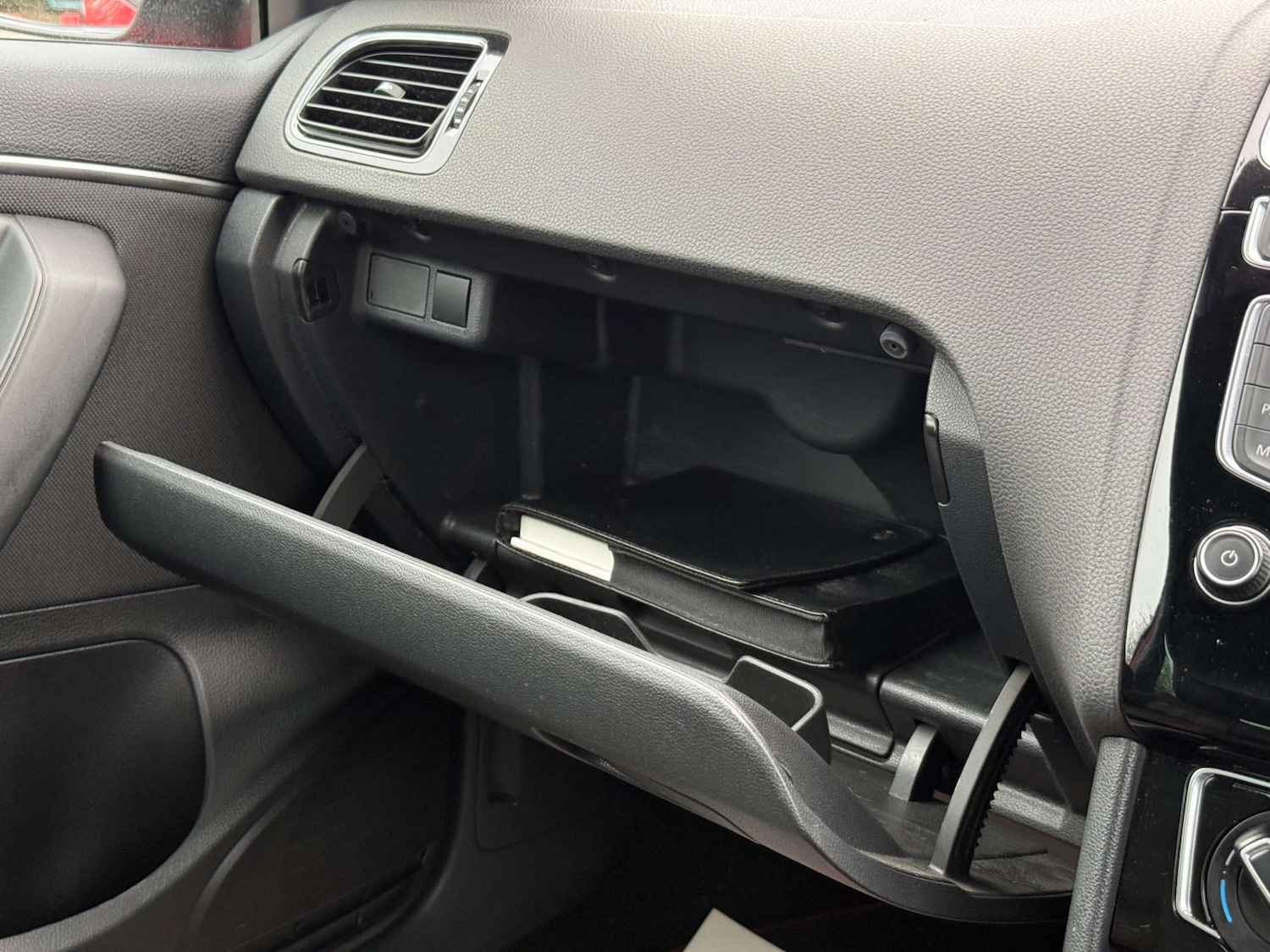 Used Volkswagen Polo 2015 for sale - 77794769: Photo 19