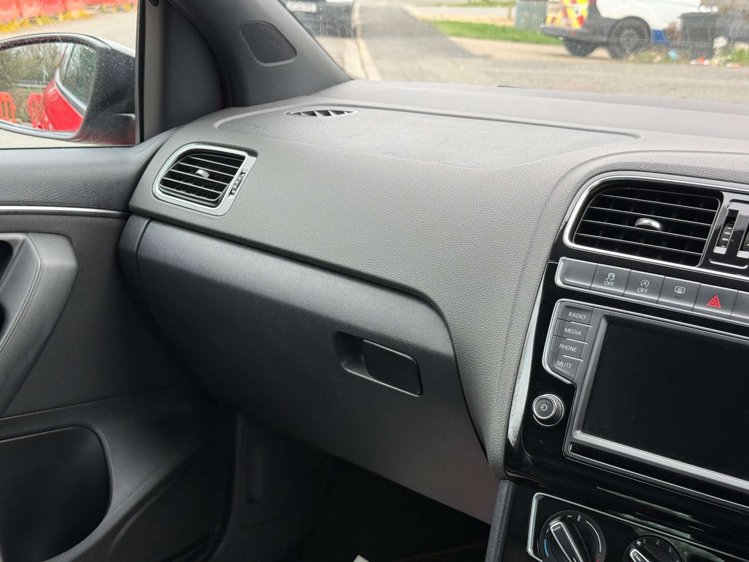 Used Volkswagen Polo 2015 for sale - 77794769: Photo 21