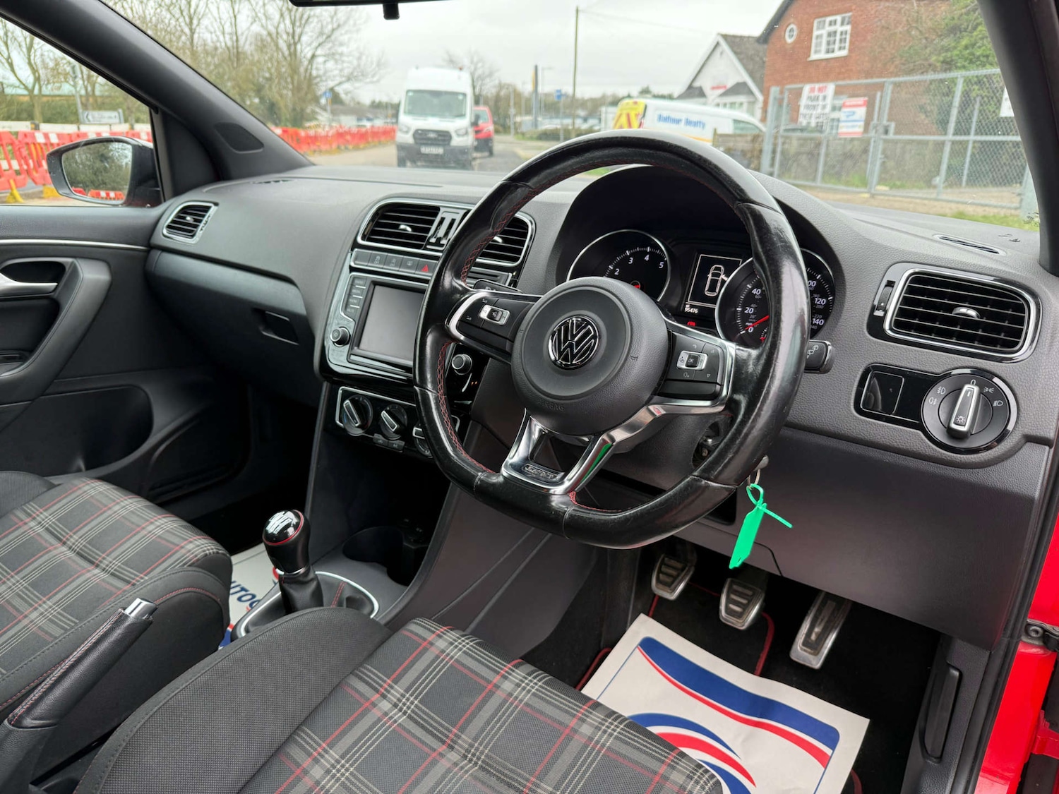 Used Volkswagen Polo 2015 for sale - 77794769: Photo 24