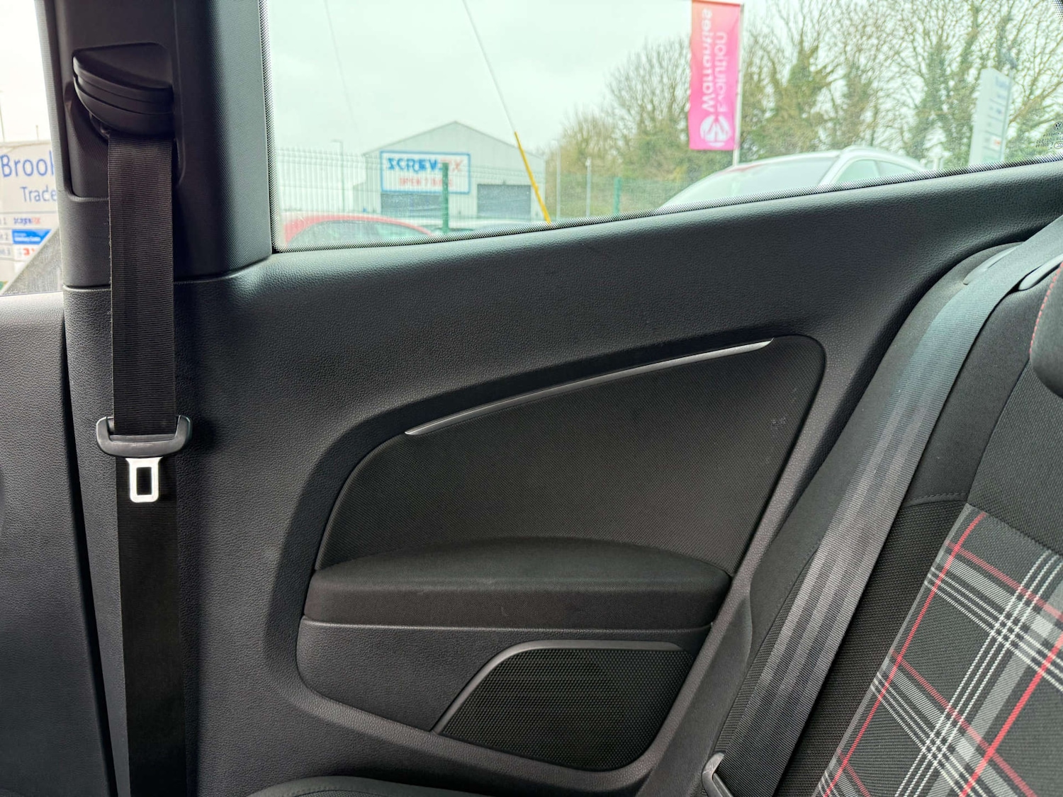 Used Volkswagen Polo 2015 for sale - 77794769: Photo 34