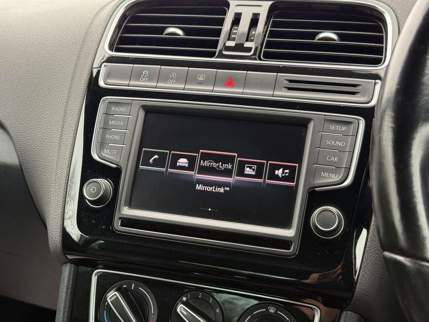 Used Volkswagen Polo 2015 for sale - 77794769: Photo 39