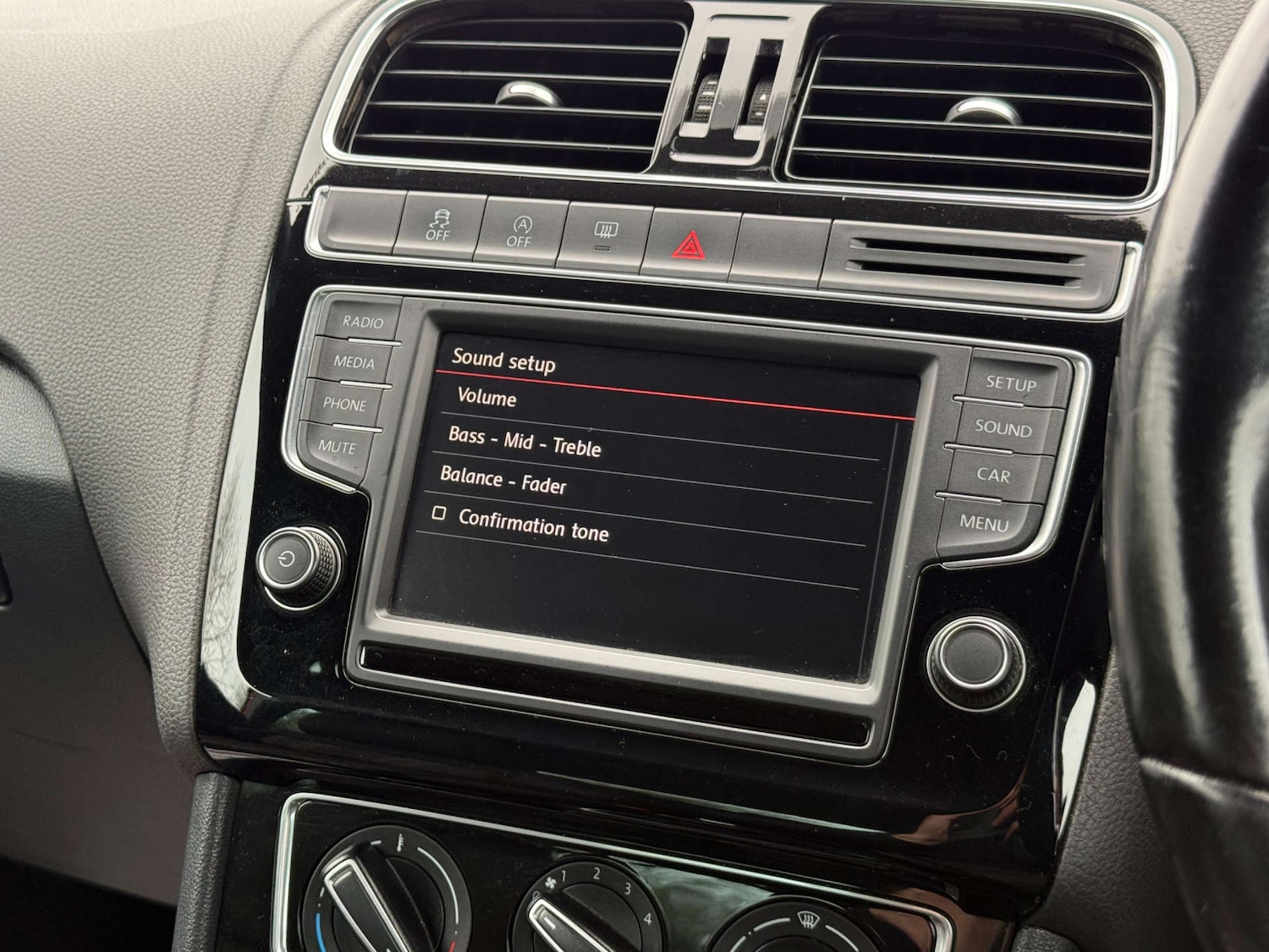 Used Volkswagen Polo 2015 for sale - 77794769: Photo 42