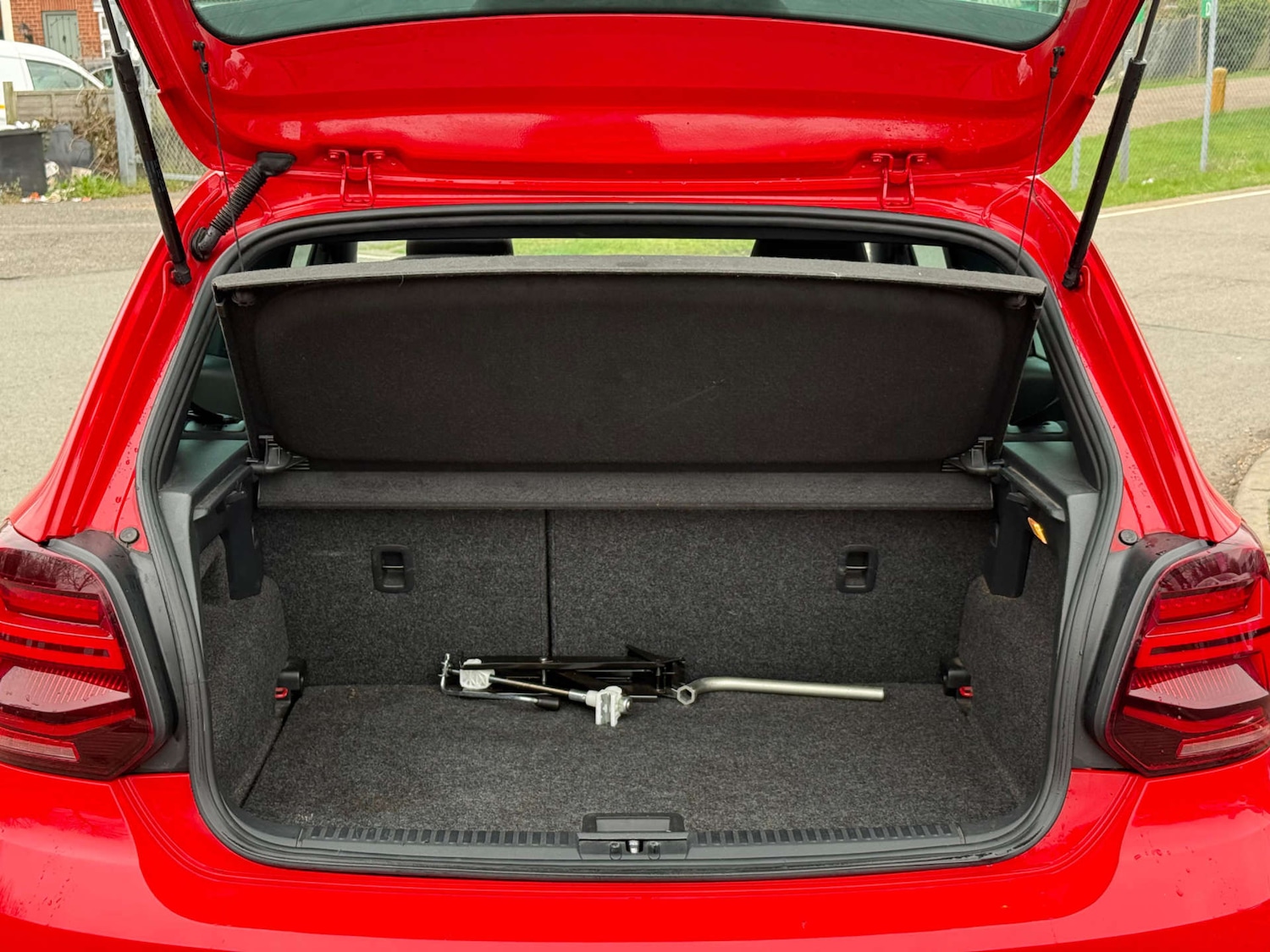 Used Volkswagen Polo 2015 for sale - 77794769: Photo 52