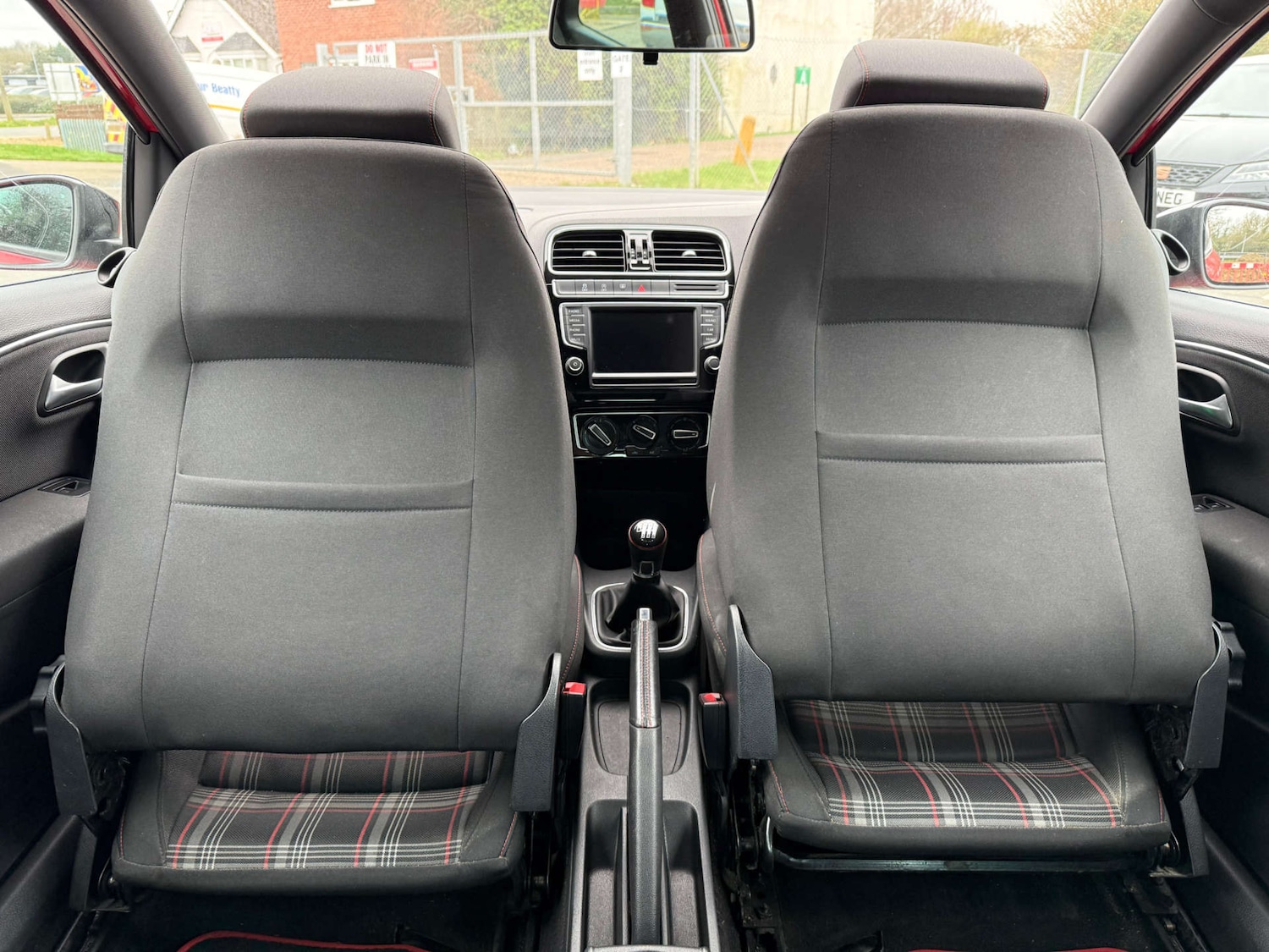 Used Volkswagen Polo 2015 for sale - 77794769: Photo 70