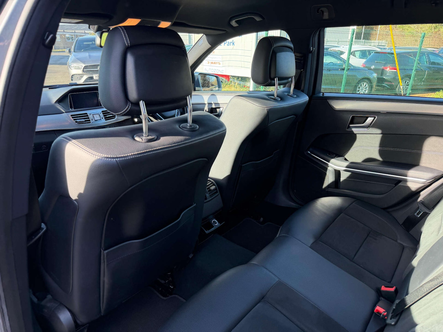 Used Mercedes-Benz E Class 2014 for sale - 77437633: Photo 26