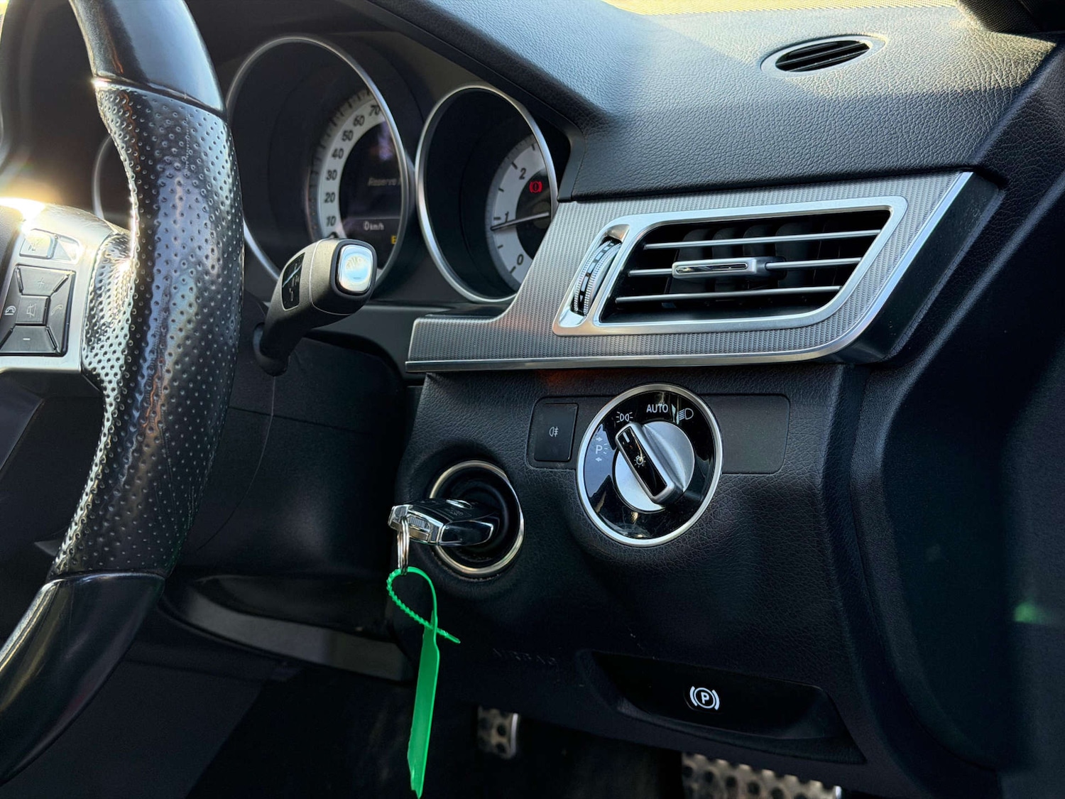 Used Mercedes-Benz E Class 2014 for sale - 77437633: Photo 41