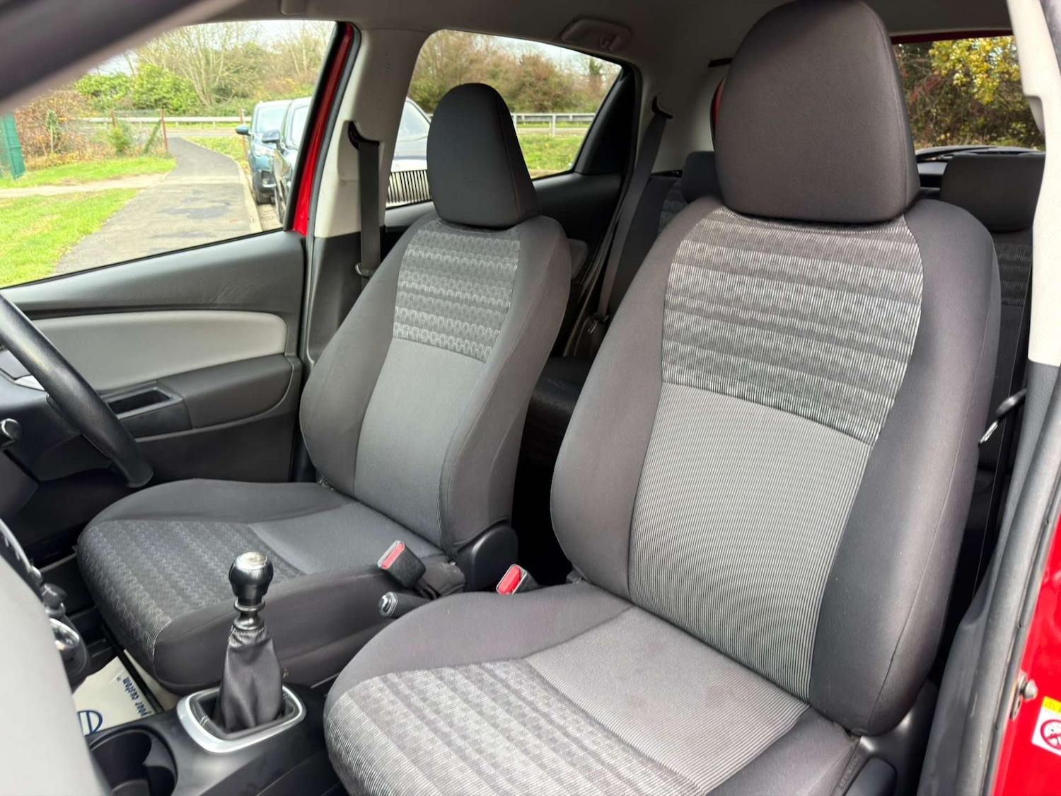 Used Toyota Yaris 2016 for sale - 77437428: Photo 24