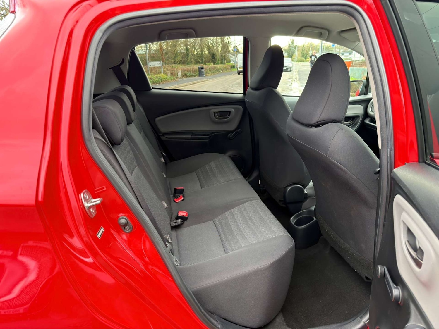 Used Toyota Yaris 2016 for sale - 77437428: Photo 31