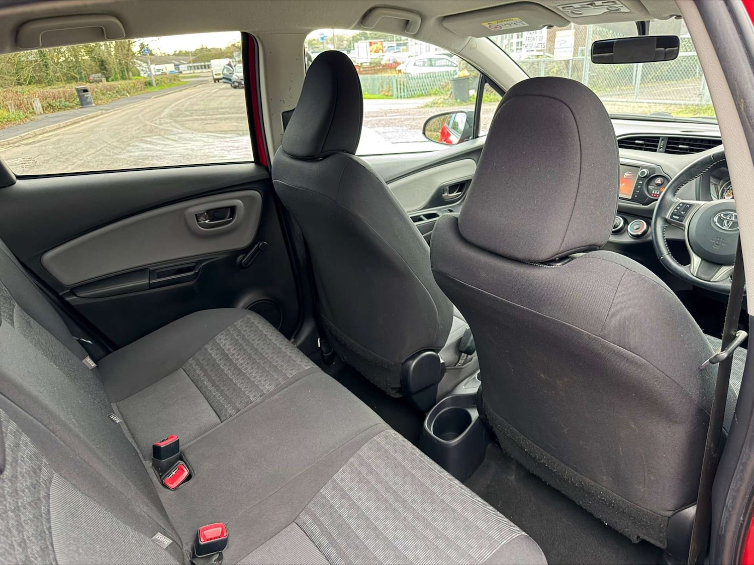 Used Toyota Yaris 2016 for sale - 77437428: Photo 32