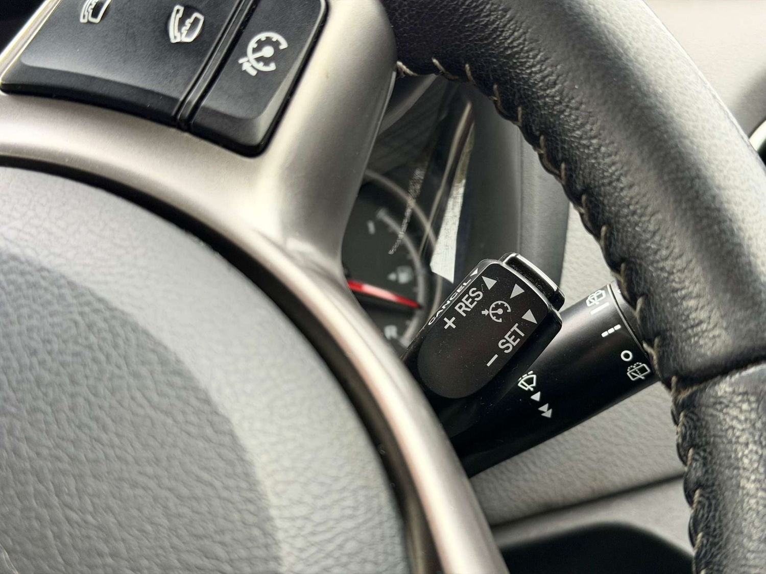 Used Toyota Yaris 2016 for sale - 77437428: Photo 38