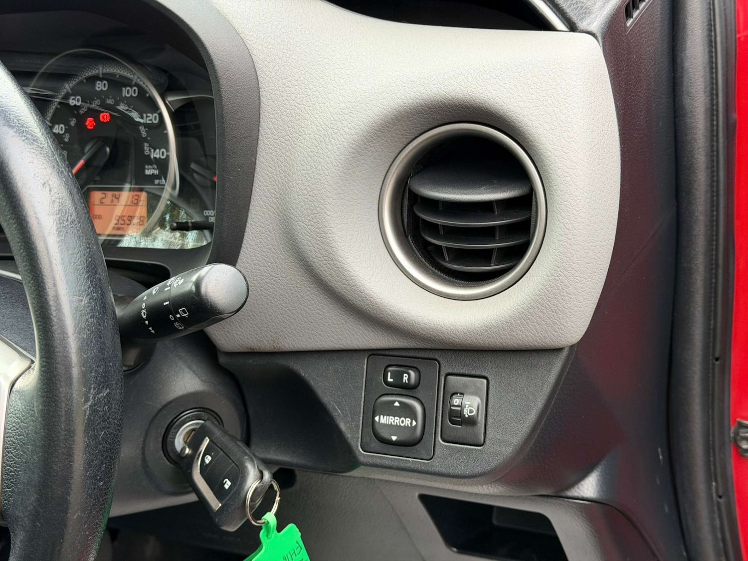 Used Toyota Yaris 2016 for sale - 77437428: Photo 39