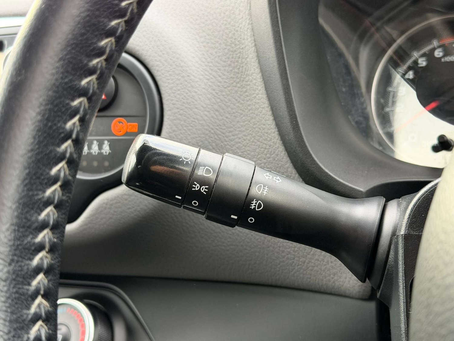 Used Toyota Yaris 2016 for sale - 77437428: Photo 41