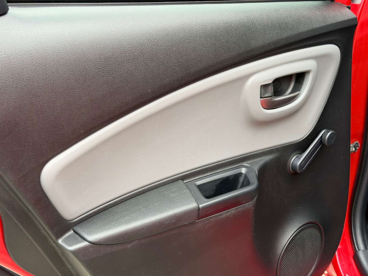 Used Toyota Yaris 2016 for sale - 77437428: Photo 49