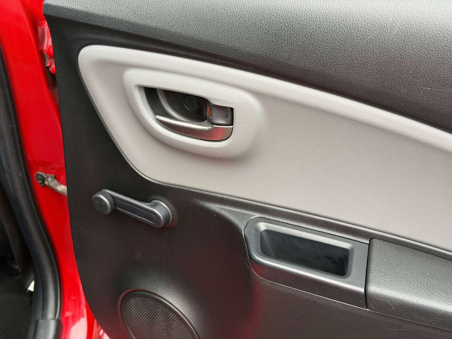 Used Toyota Yaris 2016 for sale - 77437428: Photo 51