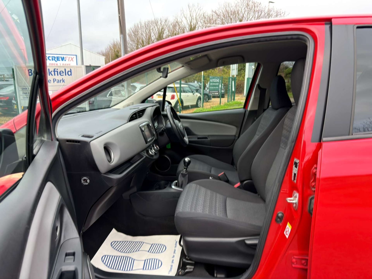 Used Toyota Yaris 2016 for sale - 77437428: Photo 64