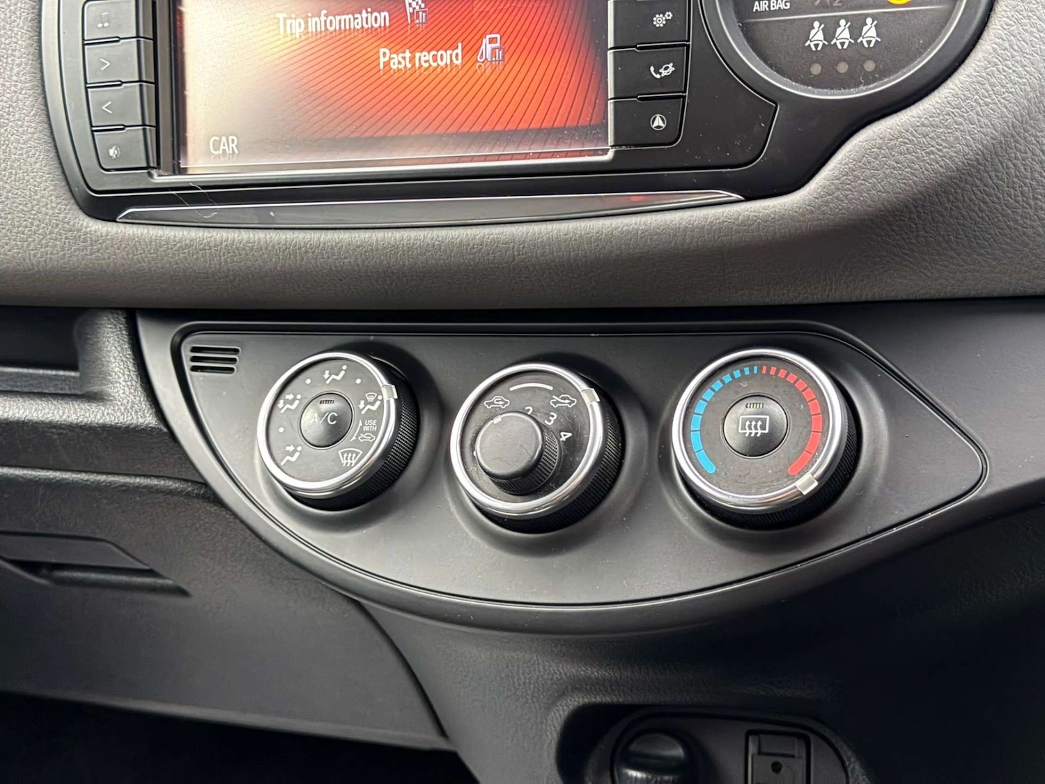 Used Toyota Yaris 2016 for sale - 77437428: Photo 69