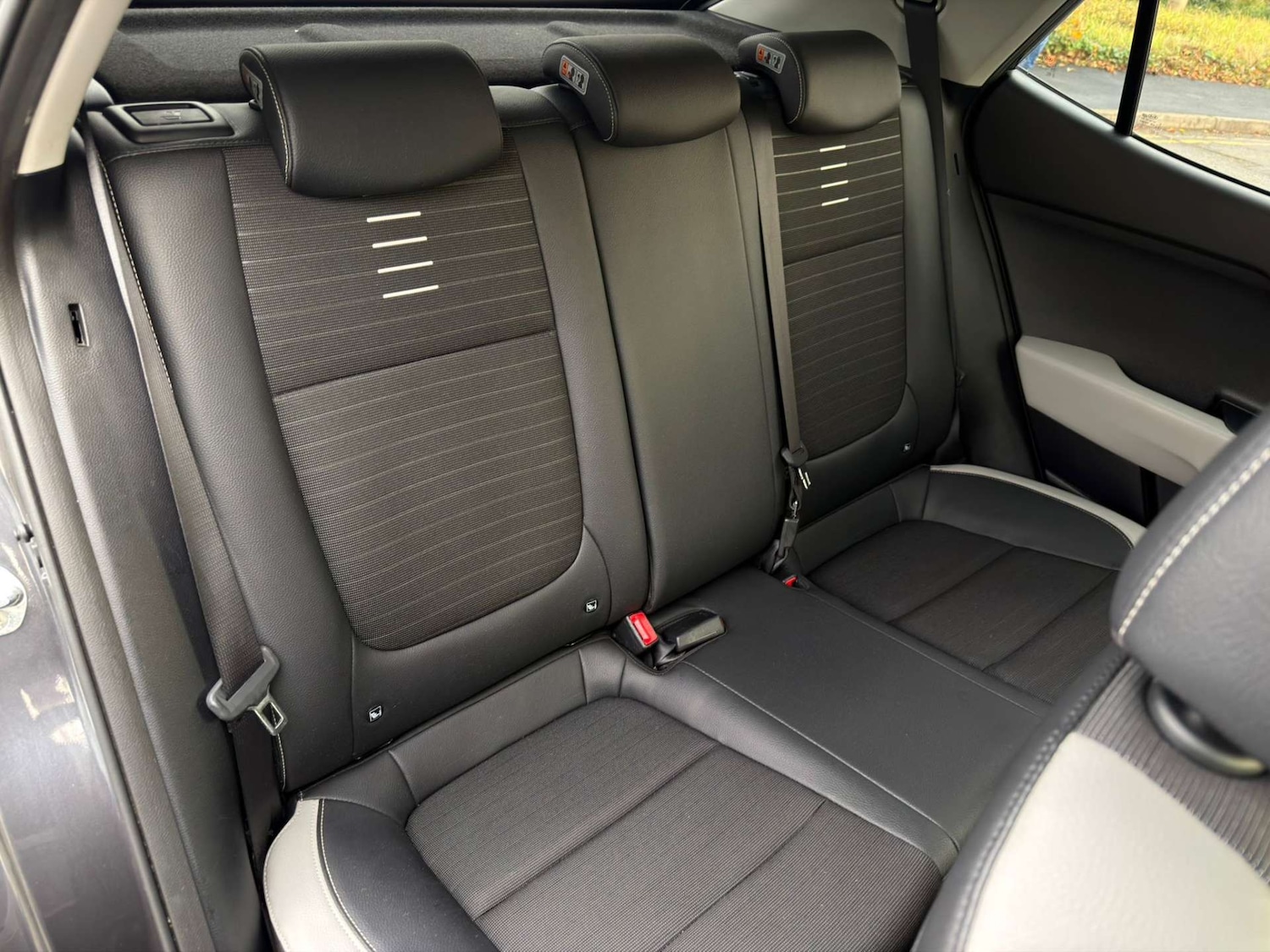 Used Kia Stonic 2019 for sale - 77437618: Photo 22