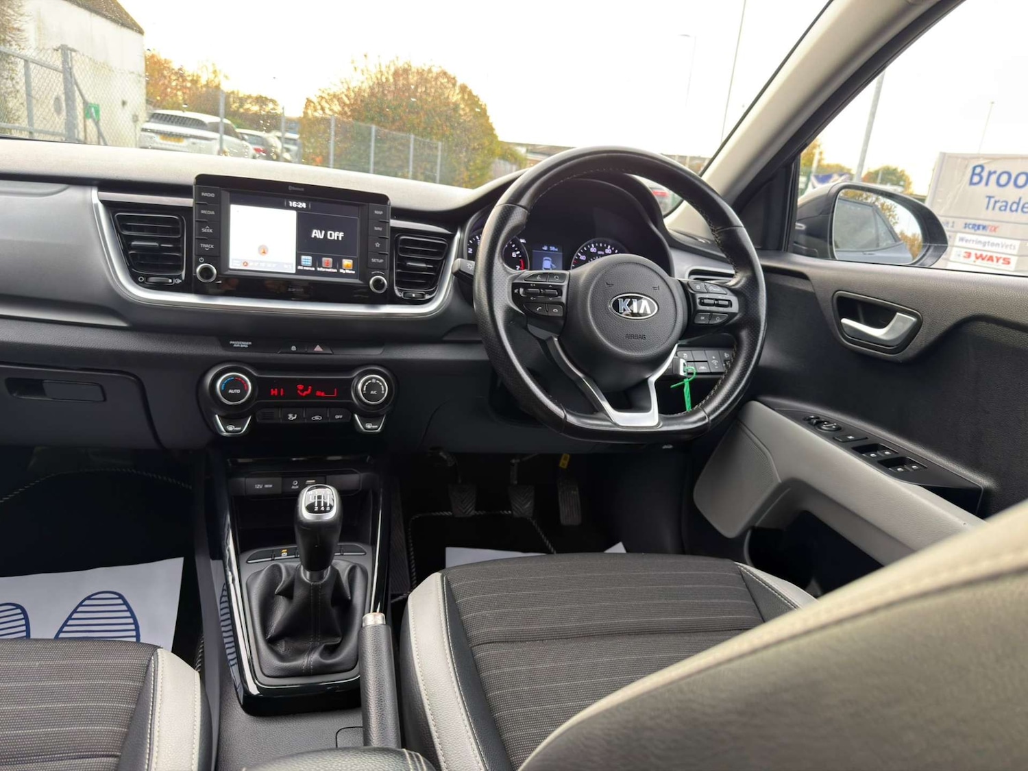 Used Kia Stonic 2019 for sale - 77437618: Photo 23