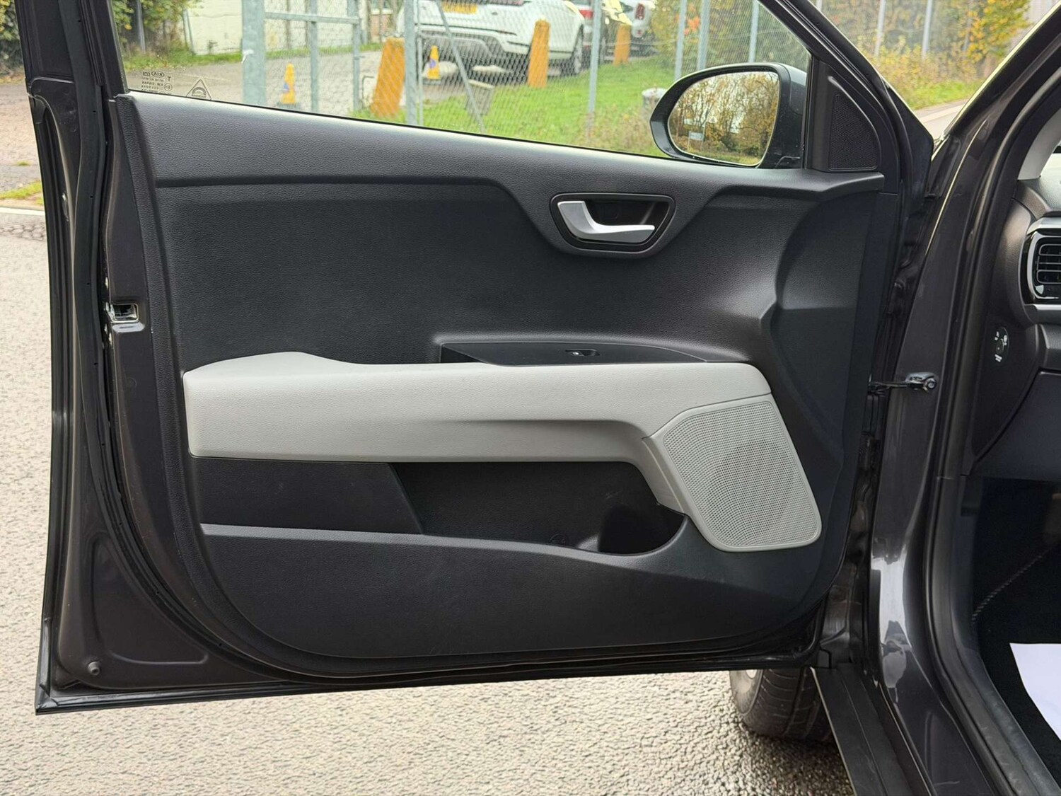 Used Kia Stonic 2019 for sale - 77437618: Photo 38