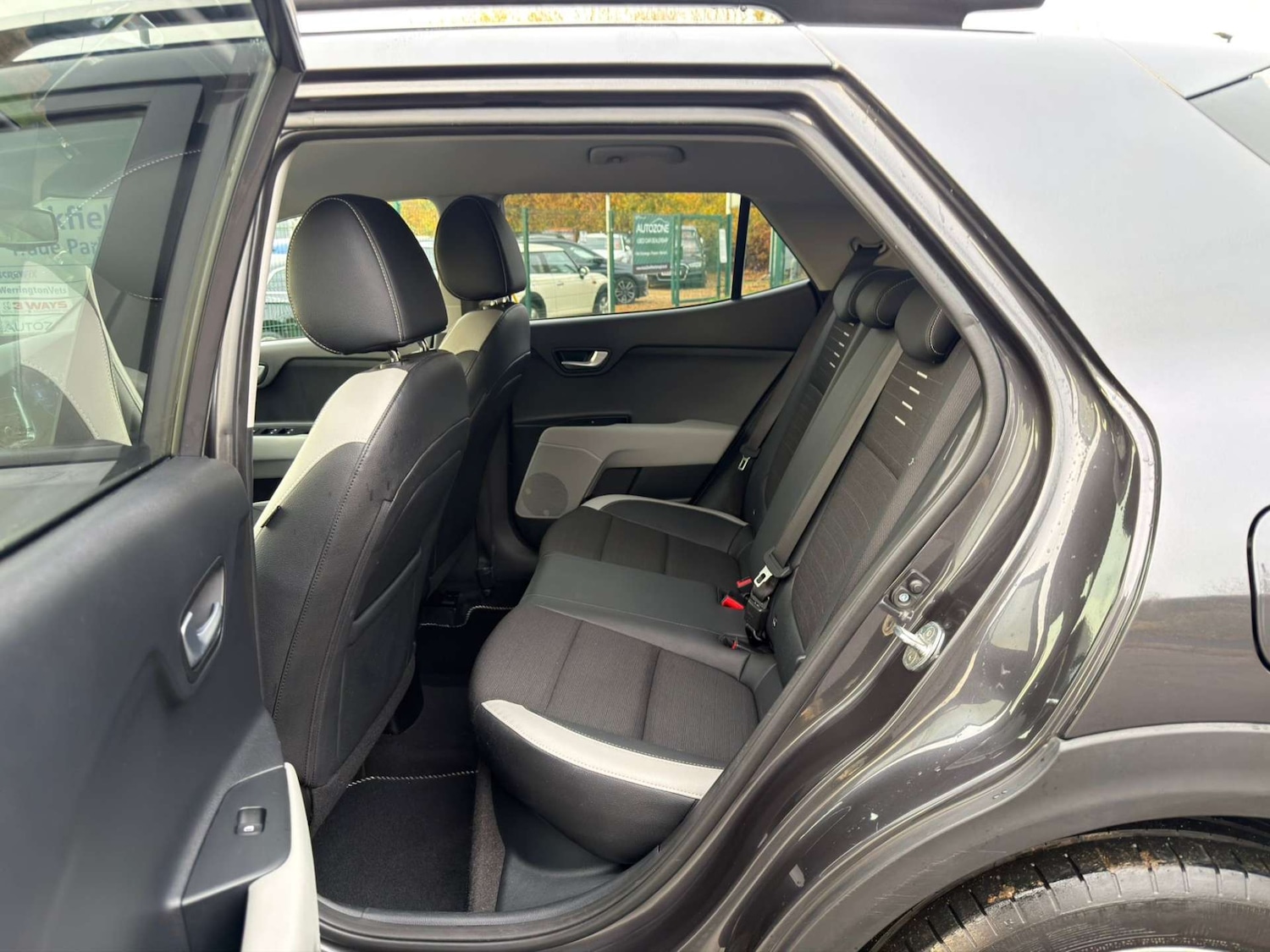 Used Kia Stonic 2019 for sale - 77437618: Photo 56