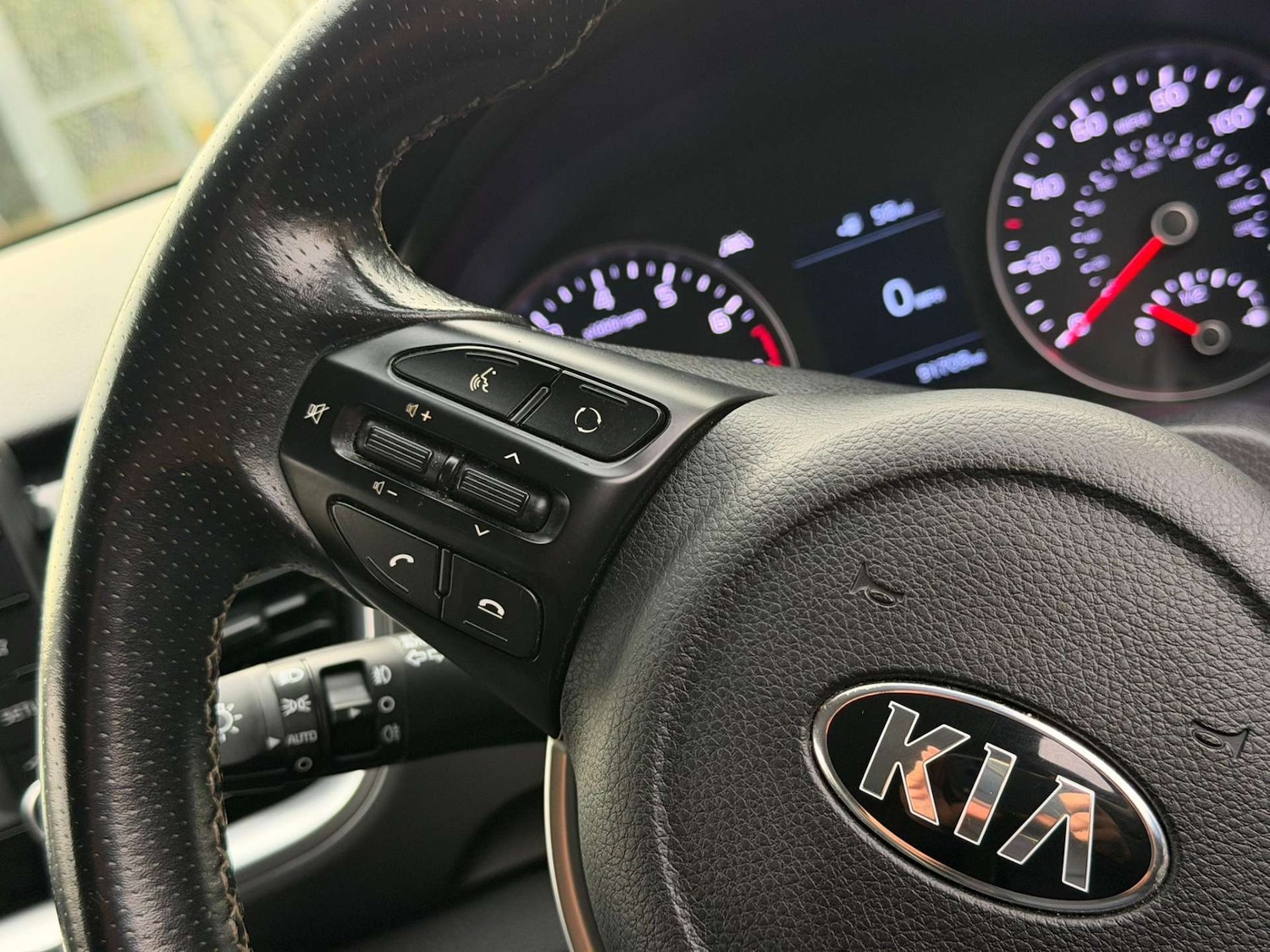 Used Kia Stonic 2019 for sale - 77437618: Photo 57