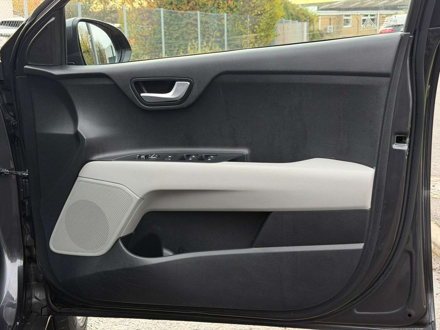 Used Kia Stonic 2019 for sale - 77437618: Photo 63