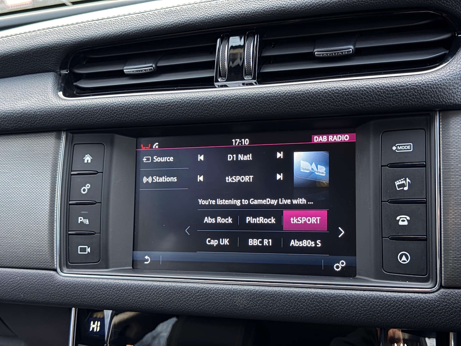 Used Jaguar XF 2017 for sale - 77437565: Photo 56