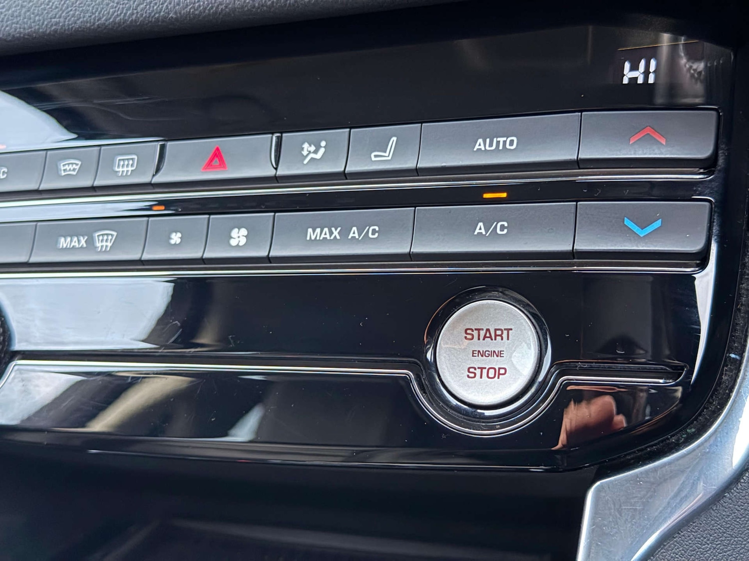 Used Jaguar XF 2017 for sale - 77437565: Photo 59