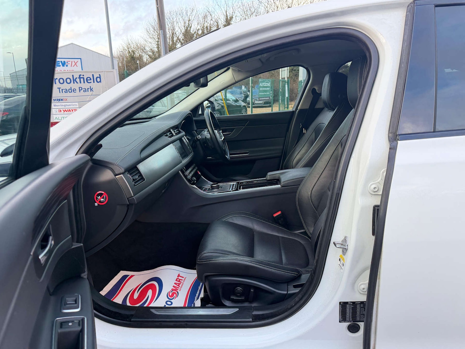 Used Jaguar XF 2017 for sale - 77437565: Photo 73