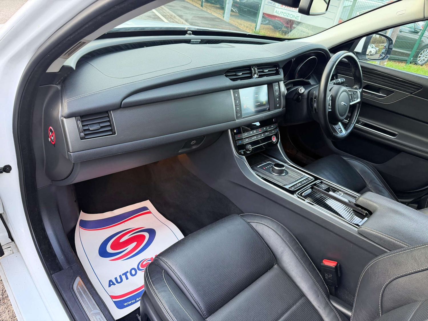 Used Jaguar XF 2017 for sale - 77437565: Photo 87