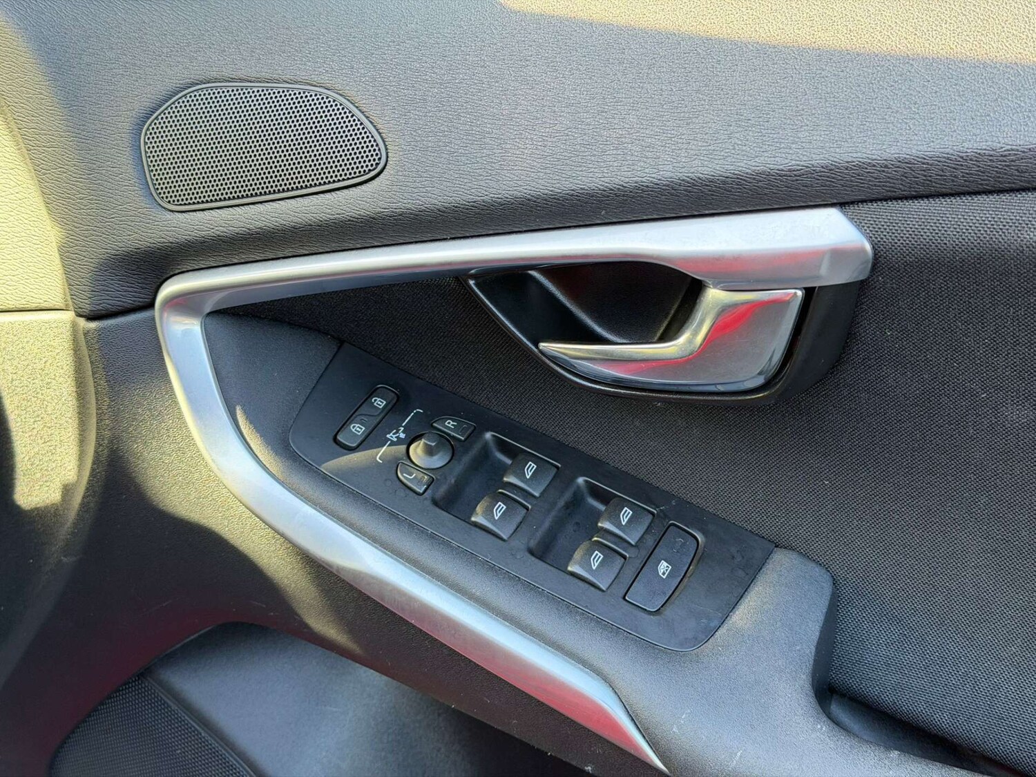 Used Volvo V40 2018 for sale - 77437607: Photo 34