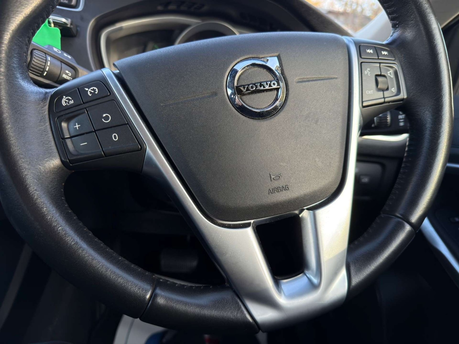 Used Volvo V40 2018 for sale - 77437607: Photo 39