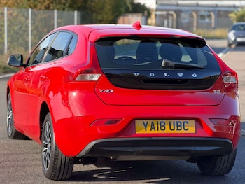 Used Volvo V40 2018 for sale - 77437607: Photo