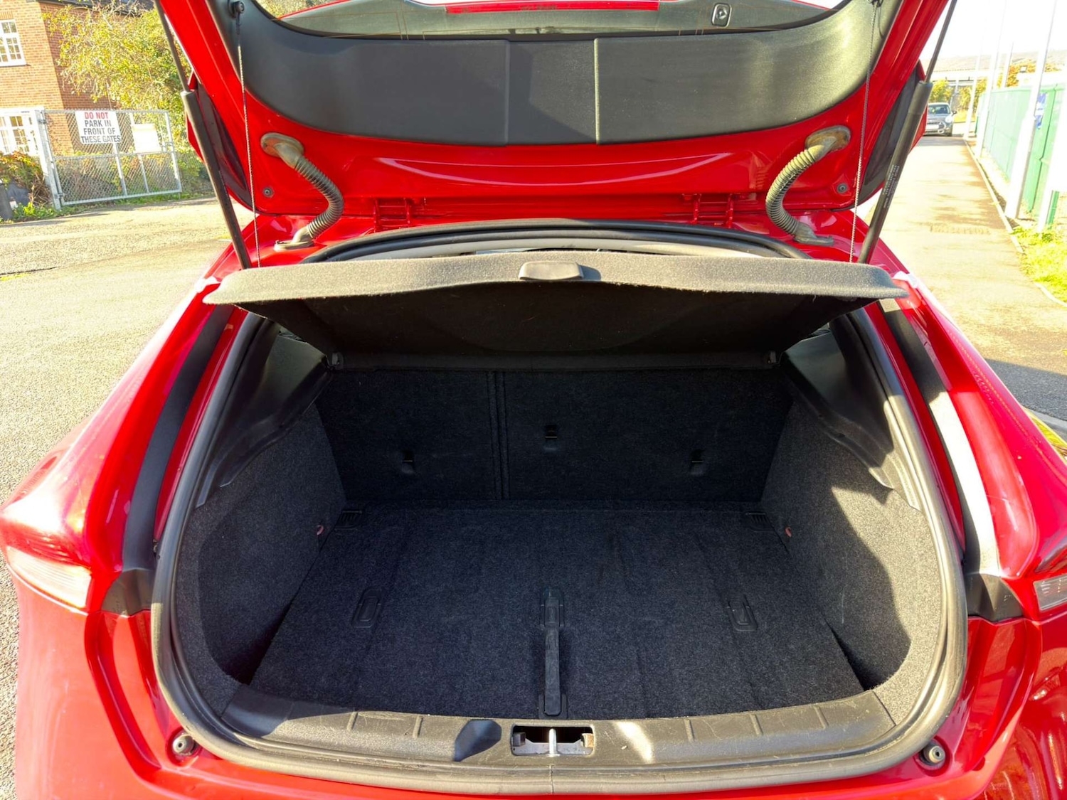 Used Volvo V40 2018 for sale - 77437607: Photo 54