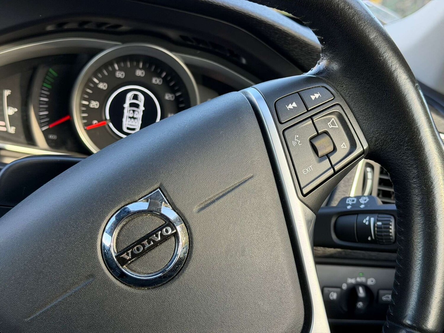 Used Volvo V40 2018 for sale - 77437607: Photo 59
