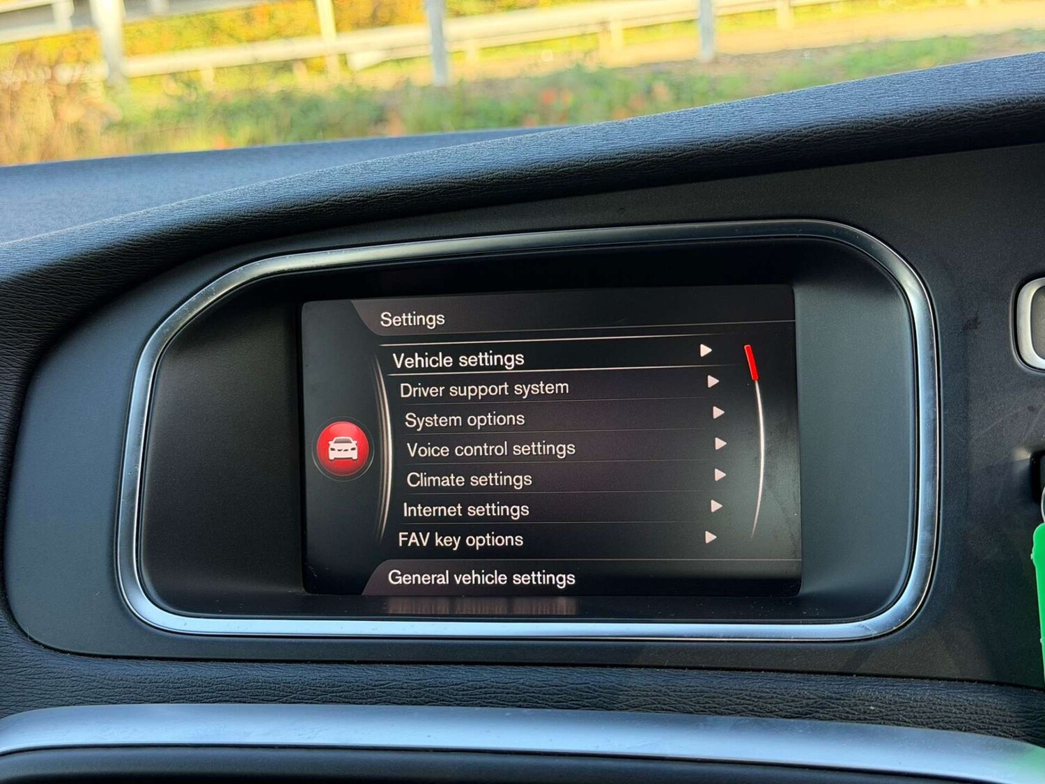 Used Volvo V40 2018 for sale - 77437607: Photo 61