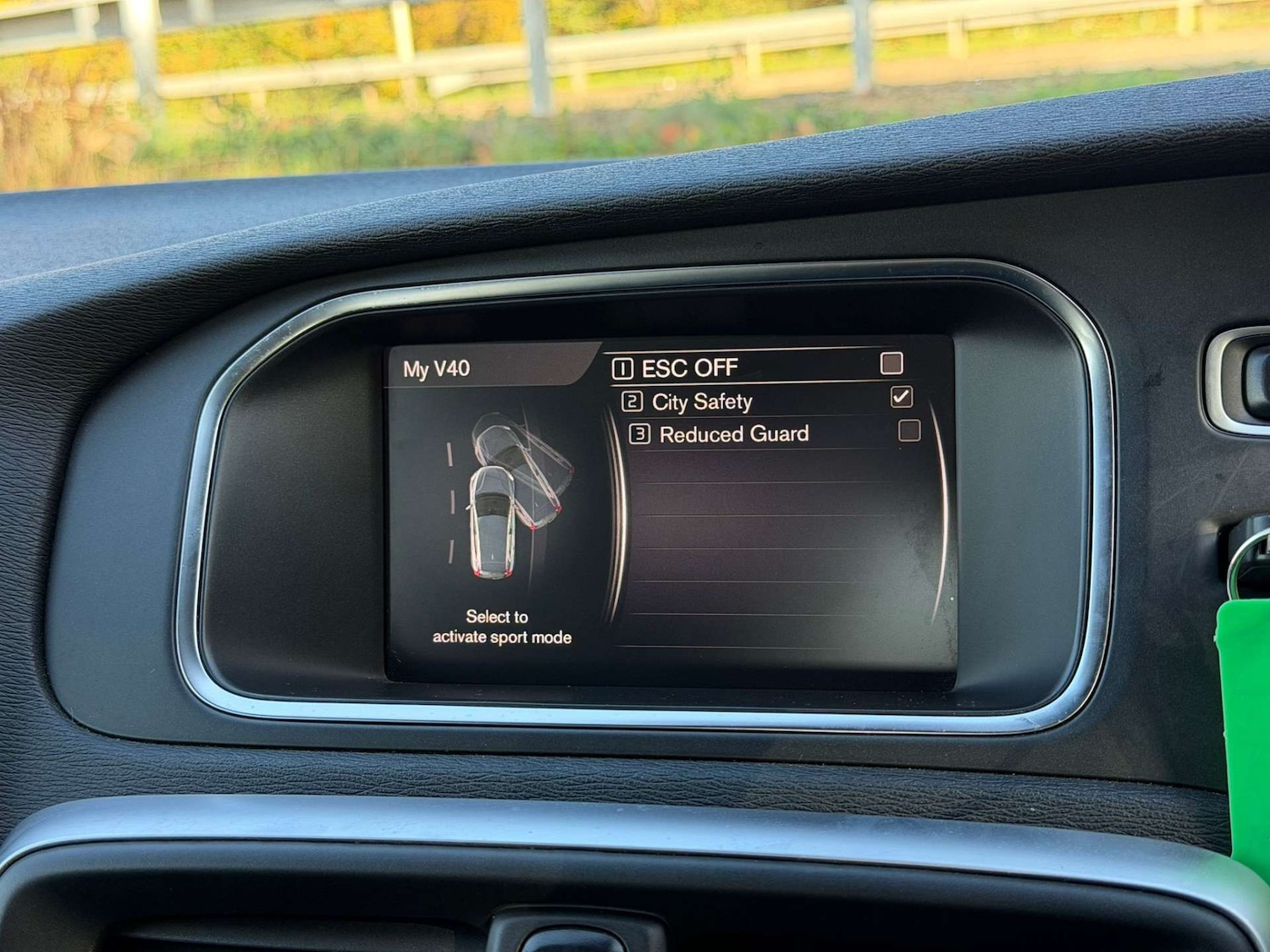 Used Volvo V40 2018 for sale - 77437607: Photo 82