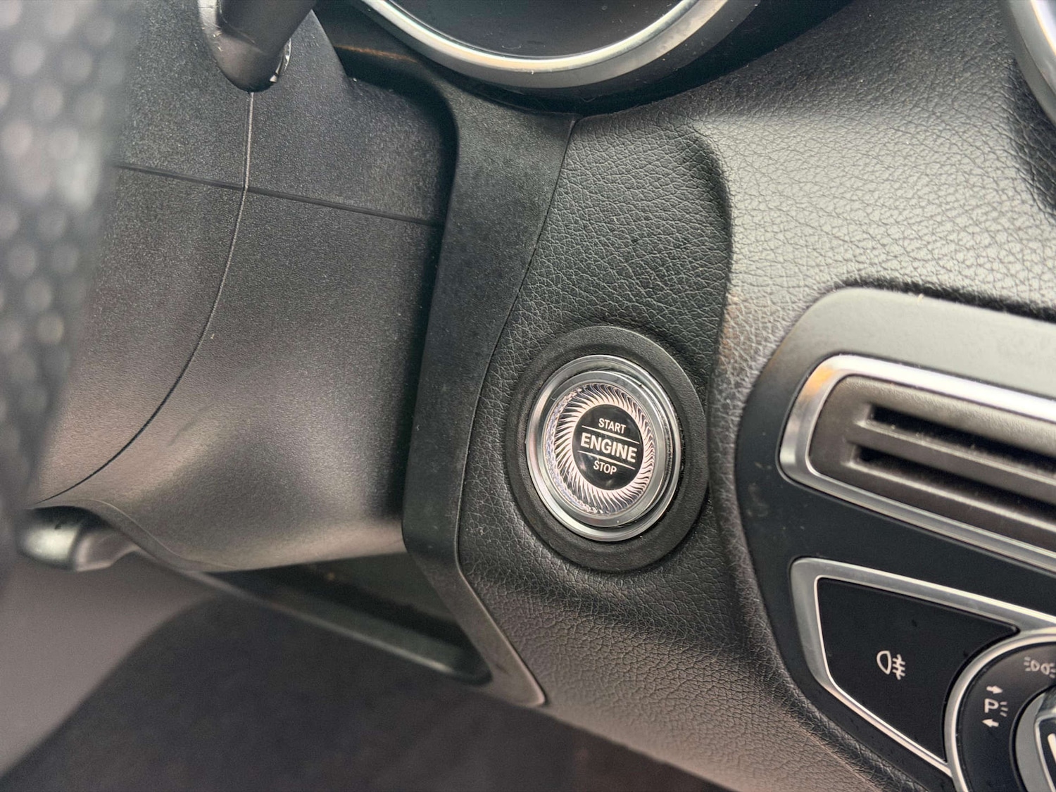 Used Mercedes-Benz C Class 2020 for sale - 77437613: Photo 37