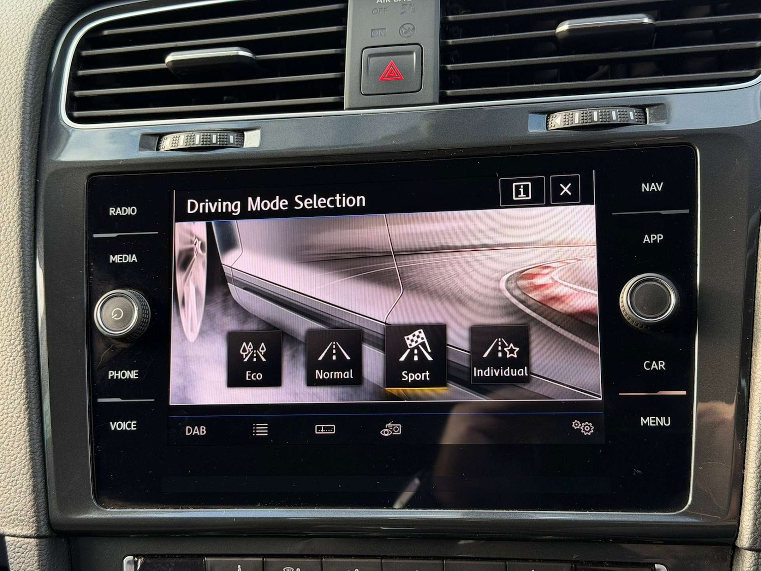 Used Volkswagen Golf 2020 for sale - 77437710: Photo 57