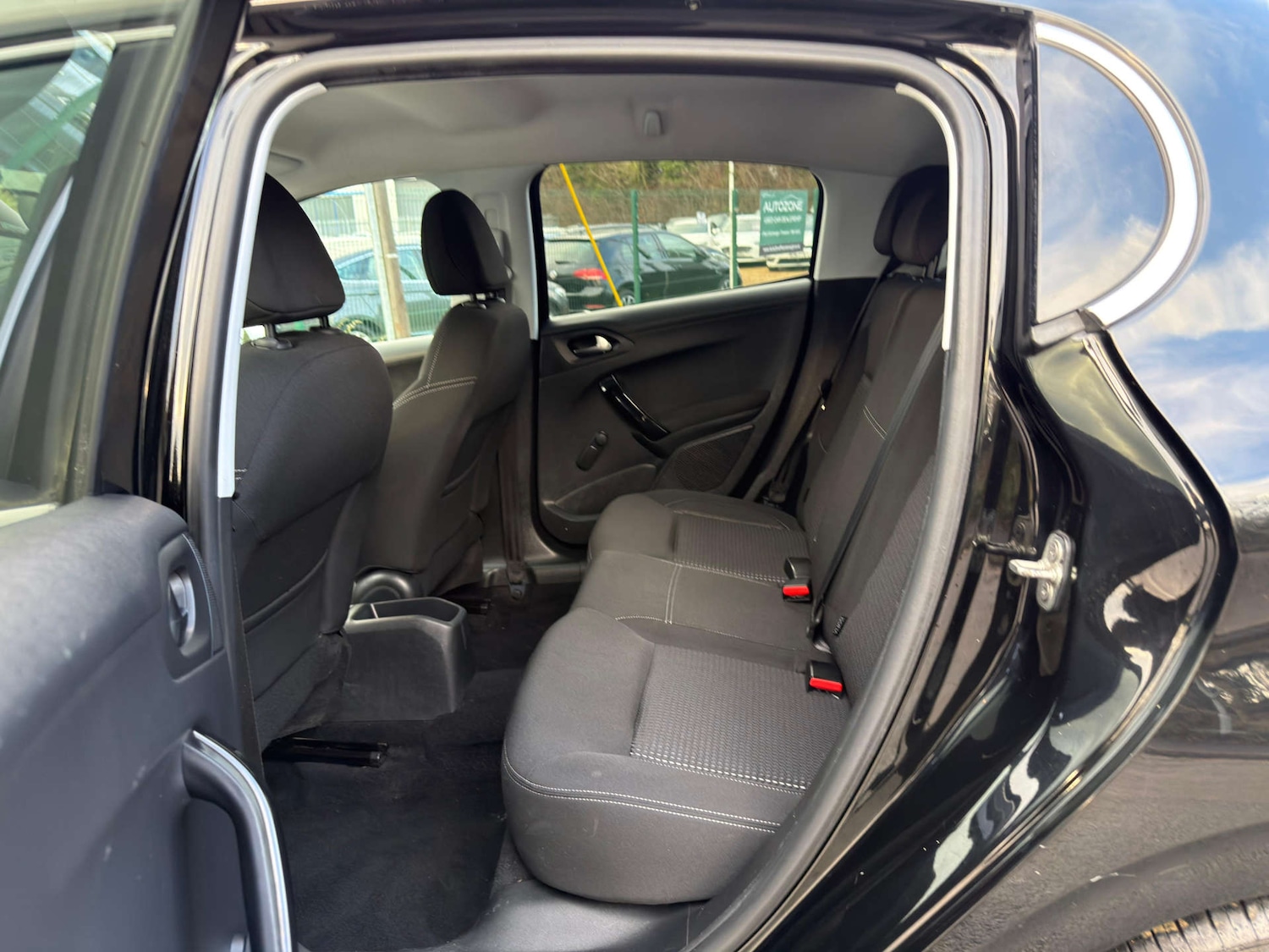 Used Peugeot 208 2018 for sale - 77437557: Photo 32