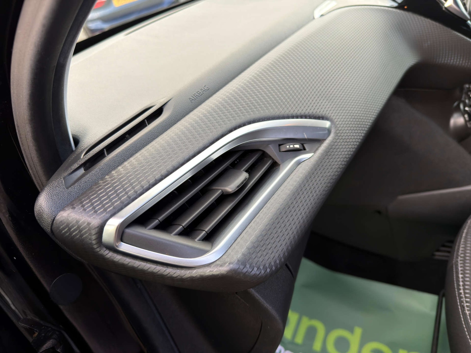 Used Peugeot 208 2018 for sale - 77437557: Photo 40