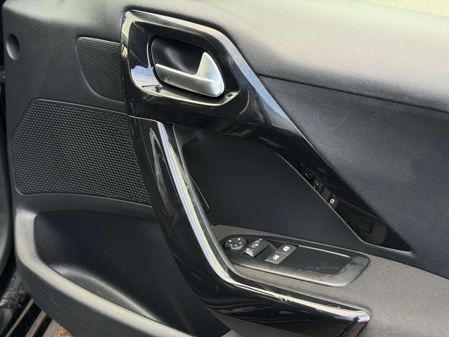 Used Peugeot 208 2018 for sale - 77437557: Photo 45