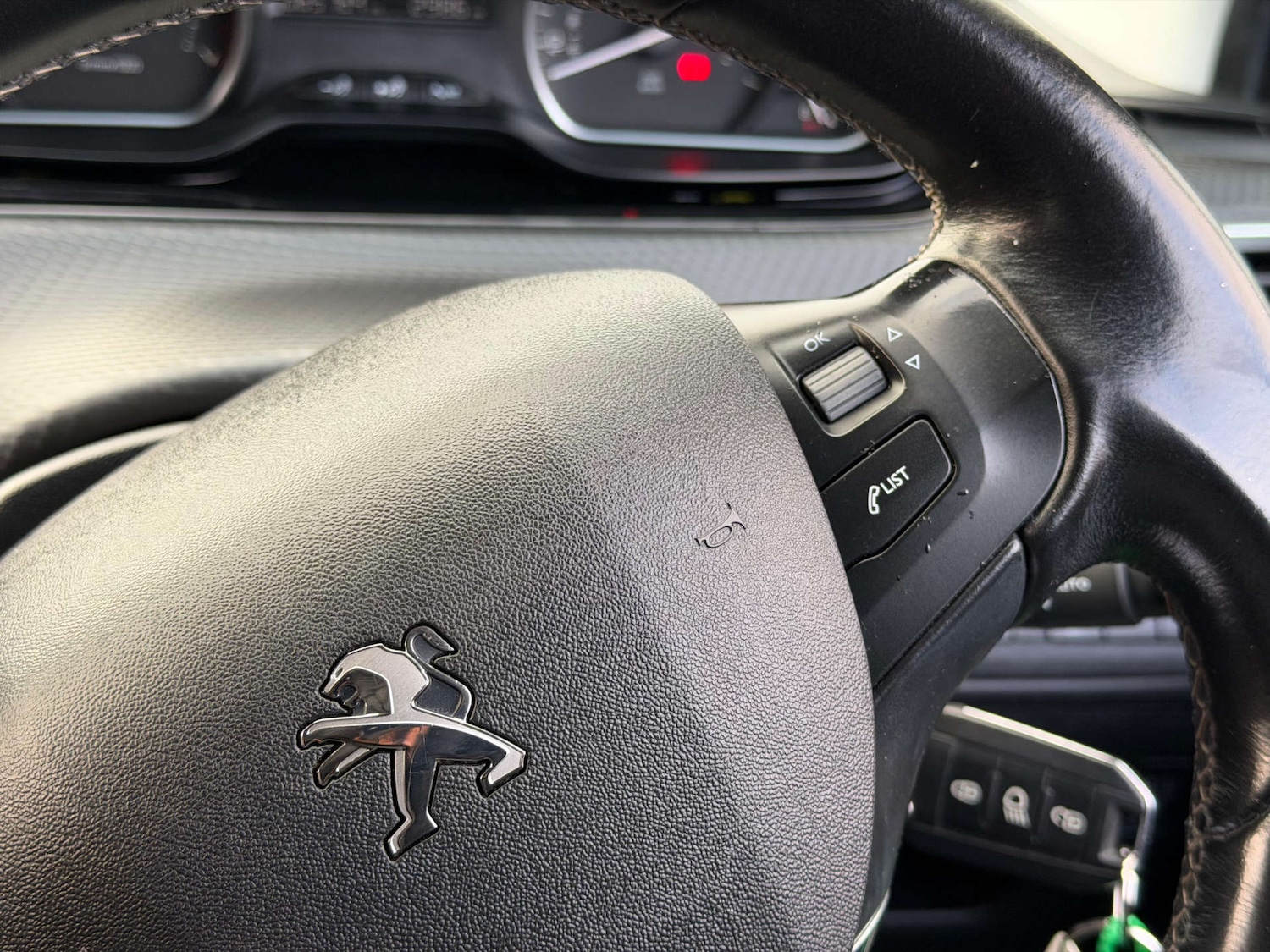 Used Peugeot 208 2018 for sale - 77437557: Photo 62