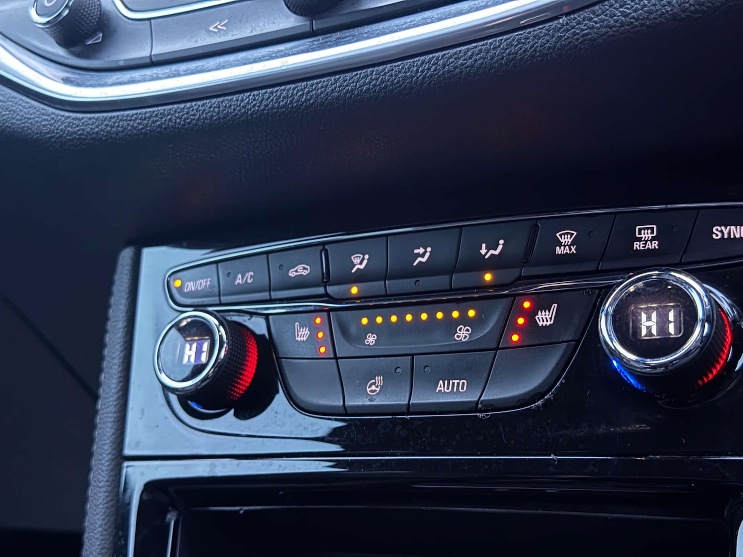 Used Vauxhall Astra 2018 for sale - 77437640: Photo 32