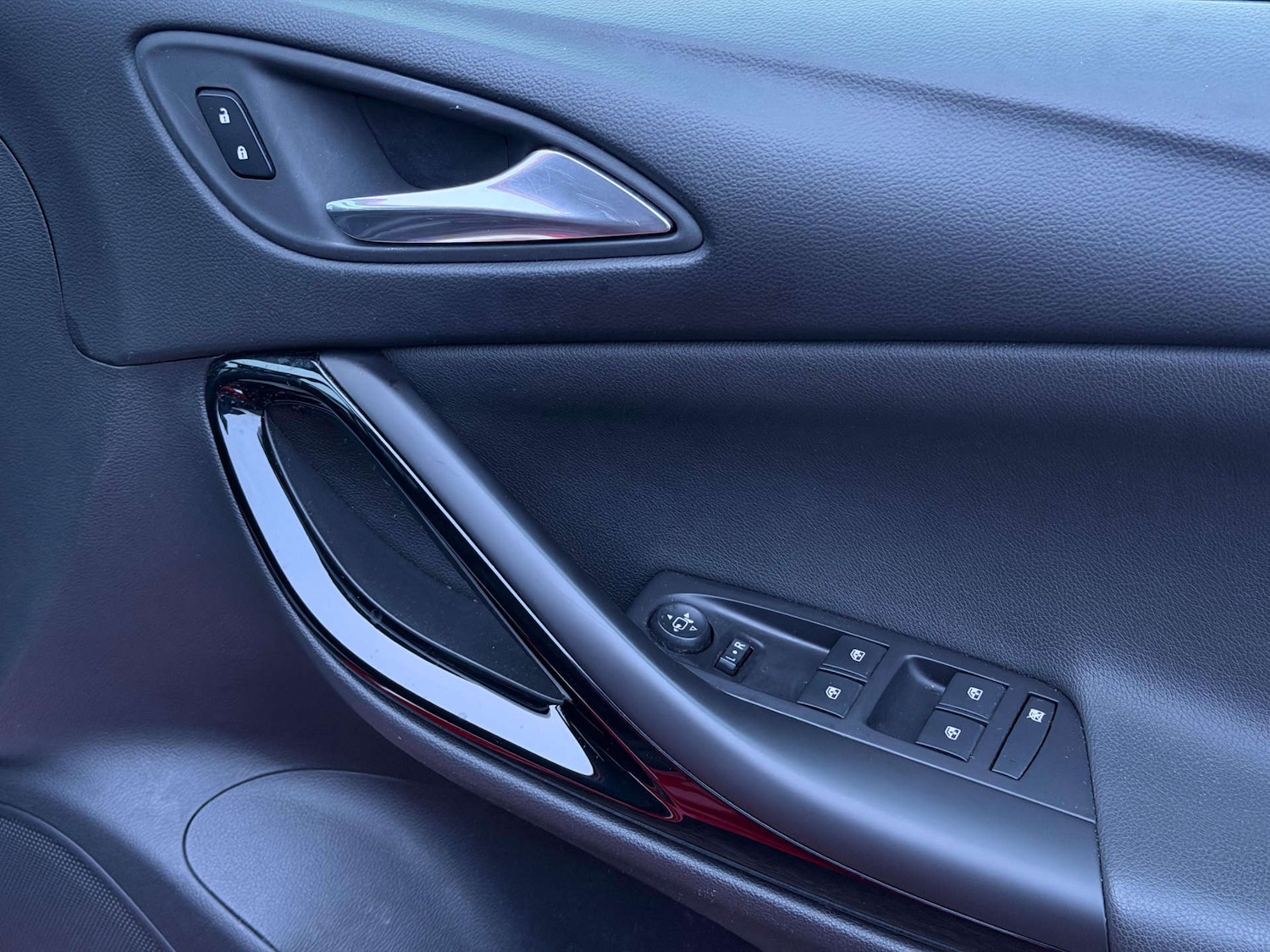 Used Vauxhall Astra 2018 for sale - 77437640: Photo 43