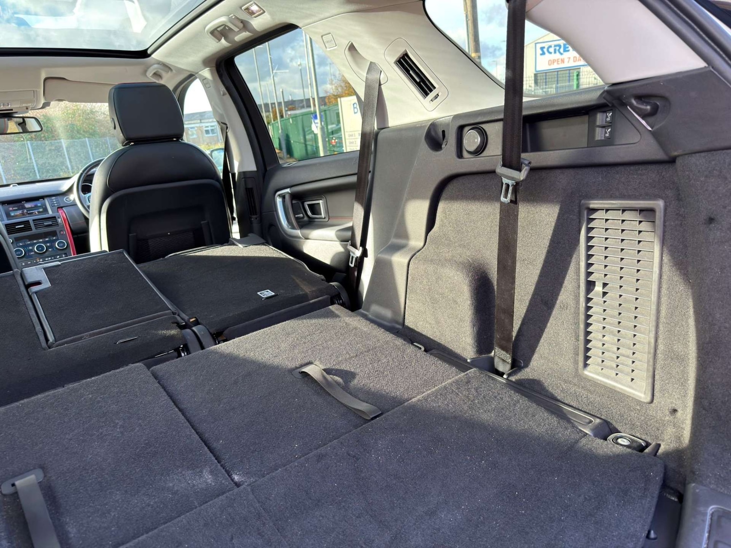 Used Land Rover Discovery Sport 2018 for sale - 77437635: Photo 33