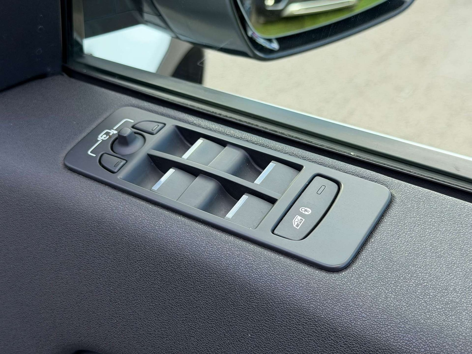 Used Land Rover Discovery Sport 2018 for sale - 77437635: Photo 50