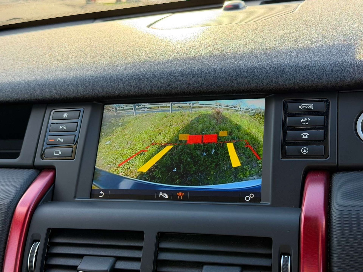 Used Land Rover Discovery Sport 2018 for sale - 77437635: Photo 66