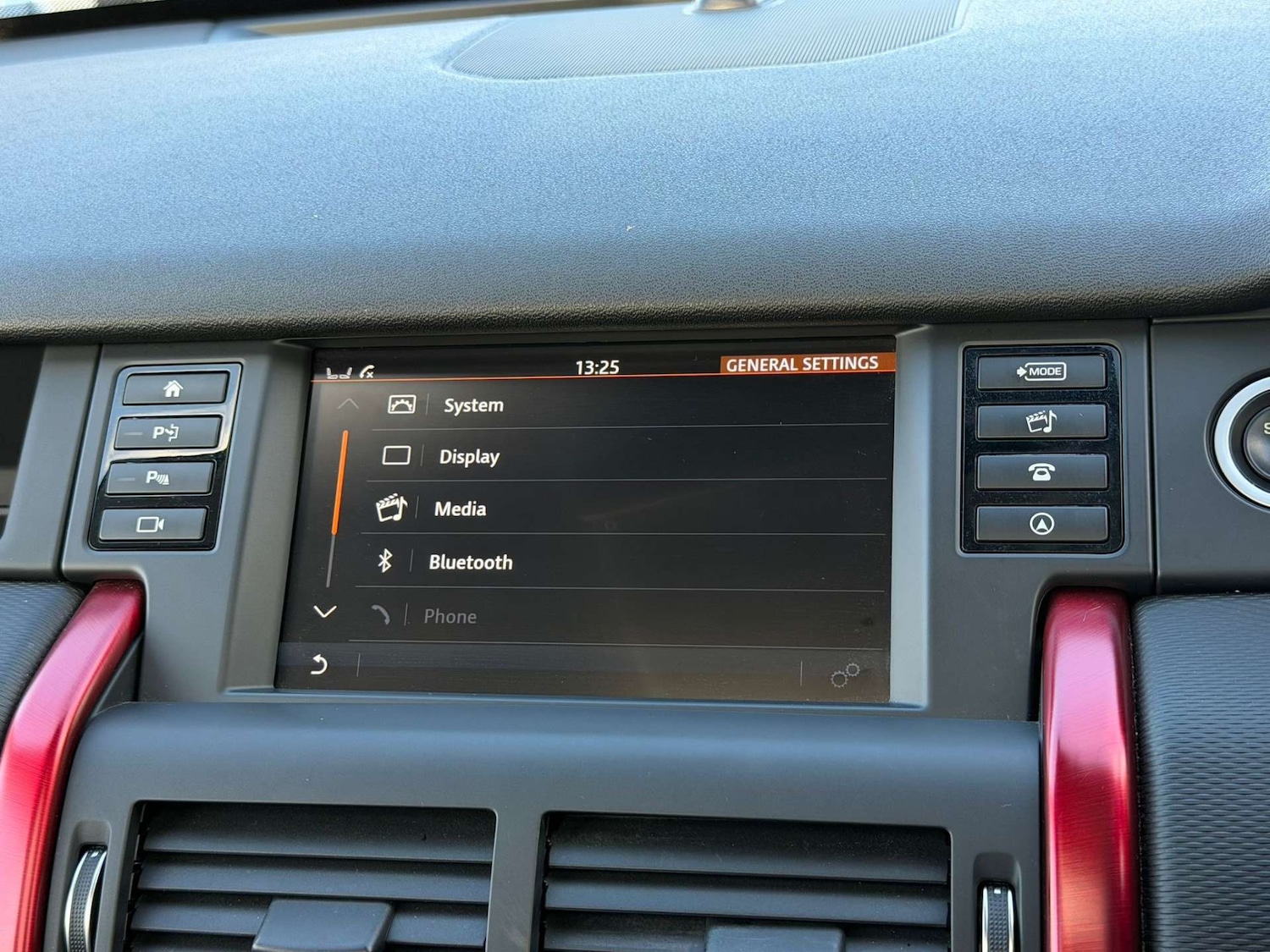 Used Land Rover Discovery Sport 2018 for sale - 77437635: Photo 67