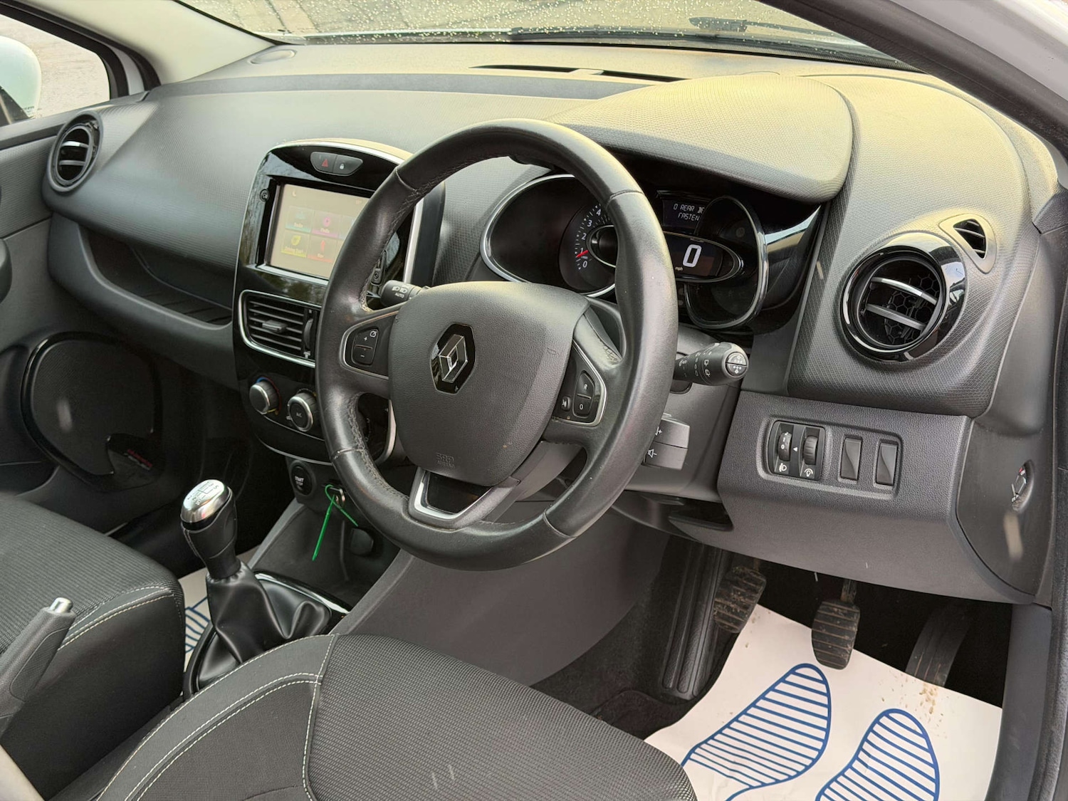 Used Renault Clio 2017 for sale - 77437520: Photo 18